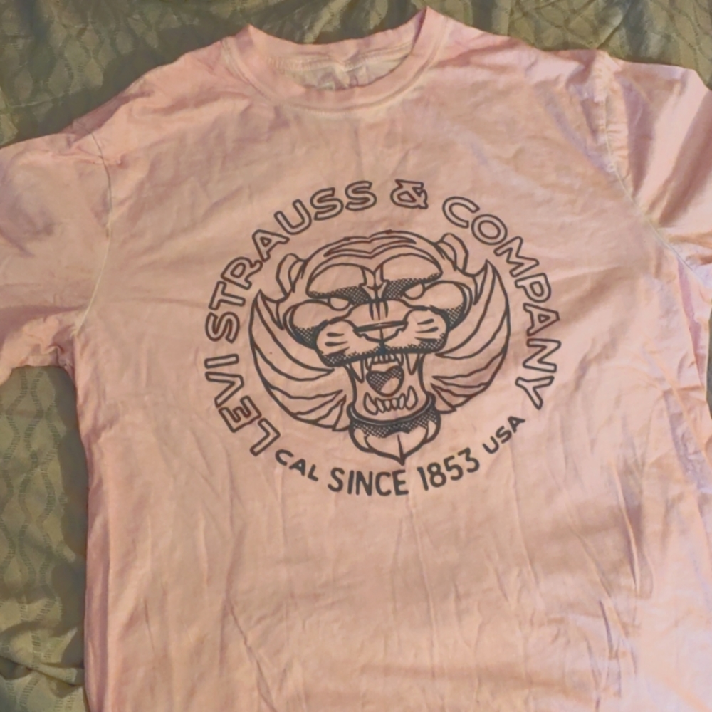 Levi's Tee